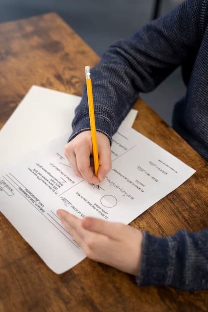 तांग शांगजुन ने 2009 में पहली बार चीन की बेहद कठिन प्रवेश परीक्षा गाओकाओ में शामिल हुआ. उसने 750 में से 372 अंक हासिल किए जो इस यूनिवर्सिटी में दाखिले के लिए काफी नहीं थे. लेकिन तांग किसी और कॉलेज में एडमिशन लेने को तैयार ही नहीं था.इसलिए उसने फिर से इसकी तैयारी करने का फैसला किया.