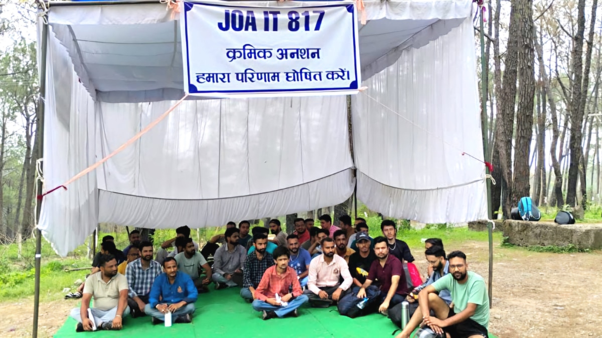 Himachal News: सुक्खू सरकार की JOA-IT 817 के अभ्यर्थियों ने बढ़ाई टेंशन, रिजल्ट को लेकर अनशन पर बैठे