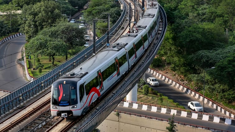 Delhi Metro service on Yellow Line Samaypur Badli route will be affected DMRC ann दिल्ली की इस लाइन पर आज रात से सुबह इस वक्त तक मेट्रो सेवाएं रहेंगी प्रभावित, जानें पूरी डिटेल