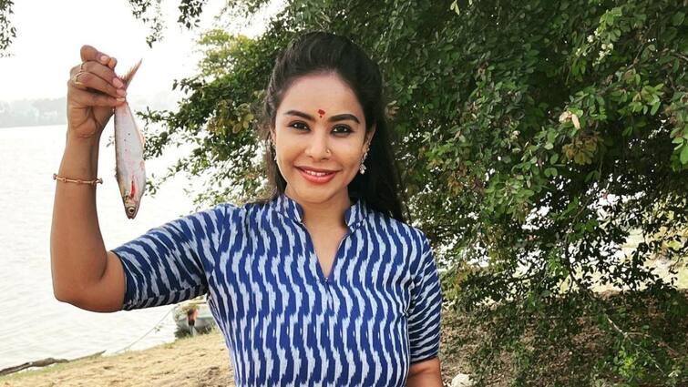 kurnool police filed a case against actor sri reddy on tdp leaders complaint Actor Sri Reddy: సినీ నటి శ్రీరెడ్డిపై కేసు నమోదు - అనుచిత వ్యాఖ్యలు చేశారని టీడీపీ నేతల ఫిర్యాదు