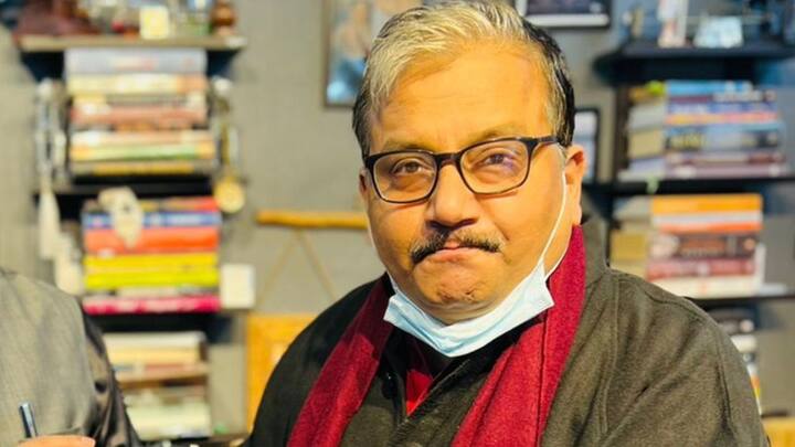 यूपी कार्यकारिणी बैठक में केशव प्रसाद मौर्य ने एक बयान दिया था, जिसके बाद से ही यूपी की सियासत में बवाल मचा हुआ है. उन्होंने बैठक के दौरान कहा था कि संगठन सरकार से बड़ा होता है. बस फिर क्या था, विपक्षियों को एक बार फिर से यूपी सरकार पर निशाना साधने का मौका मिल गया था.