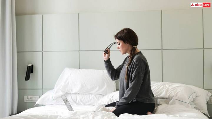 हाइपरसोमनिया से पीड़ित लोगों को नींद आने के कारण दिन में काम करने में कठिनाई होती है. जिससे एकाग्रता और एनर्जी का लेवल भी काफी ज्यादा प्रभावित होता है.