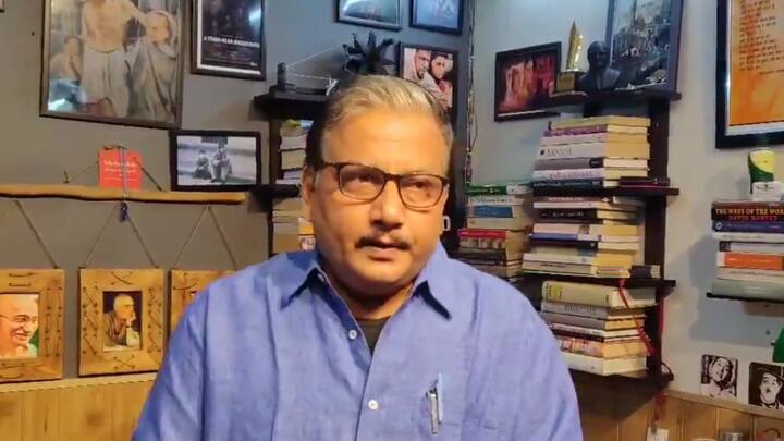 उत्तर प्रदेश भारतीय जनता पार्टी में मची घमासान पर विरोधी जमकर मजे ले रहे हैं. पूरे मेथड की क्रोनोलॉजी को समझाने लगे हैं. आरजेडी के सीनियर नेता मनोज झा बताते हैं कि लड़ाई केशव प्रसाद मौर्य और योगी आदित्यनाथ के बीच नहीं है, बल्कि यह लड़ाई गुजरात और उत्तर प्रदेश के बीच की है, यानी कि अमित शाह और योगी के बीच की.