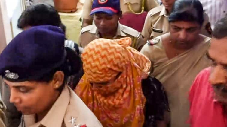 Pune Court Extends Police Custody Trainee IAS Officer Puja Khedkar Mother manorama July 22 Pune Court Extends Police Custody Of Trainee IAS Officer Puja Khedkar's Mother Till July 22