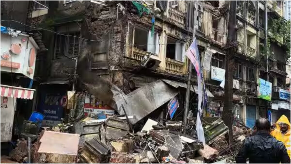 Mumbai Building Collapse: मुंबई में भारी बारिश के बीच बिल्डिंग का एक हिस्सा ढहा, बुजुर्ग महिला की मौत, 3 घायल