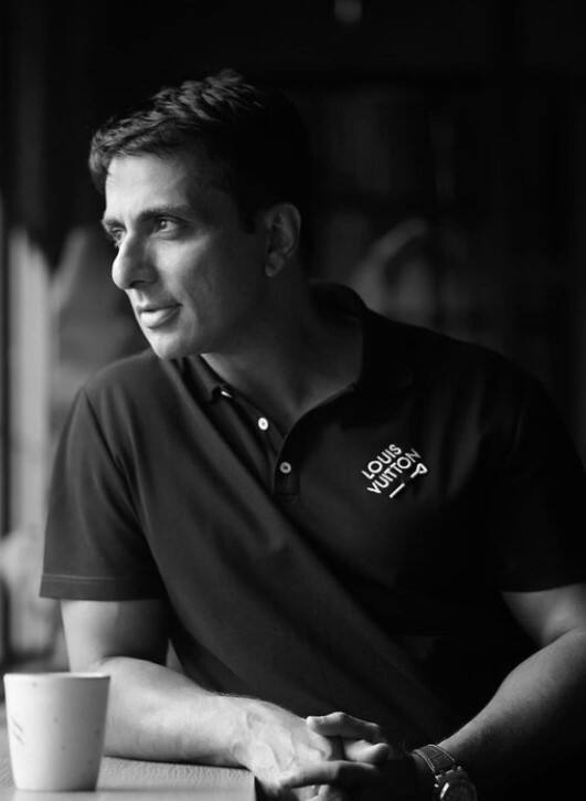 ਥੁੱਕ ਲੱਗੀ ਰੋਟੀ ਖਾਣ ਦੇ ਲਈ ਤਿਆਰ Sonu Sood! ਜਾਣੋ ਵਜ੍ਹਾ