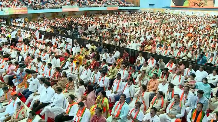 आता चातुर्मास सुरू होत आहे, आपल्याला माहिती आहे, चातुर्मास म्हणजे तपश्चर्या. आपल्याला आता संपर्क आणि संवाद वाढवायचा आहे. आपणासही समर्पणाचा मास म्हणून चातुर्मास साजरा करायचा आहे.