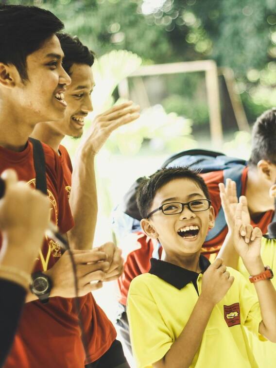 बच्चा 20 दिन स्कूल नहीं गया तो इस देश में हो जाती है पैरेंट्स को जेल