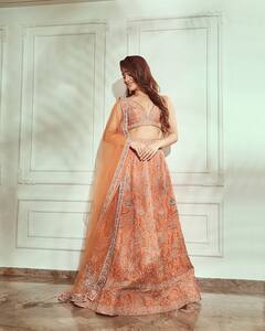 shivangi joshi: ઓરેન્જ લહેંગામાં શિવાંગી જોશીનો ગ્લેમરસ અંદાજ વાયરલ