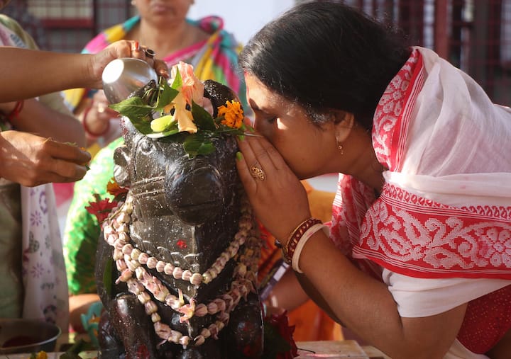প্রথম শ্রাবণ সোমবার- ২২ জুলাই, দ্বিতীয় শ্রাবণ সোমবার- ২৯ জুলাই, তৃতীয় শ্রাবণ সোমবার- ৫ আগস্ট, চতুর্থ শ্রাবণ সোমবার- ১২ আগস্ট, পঞ্চম শ্রাবণ সোমবার- ১৯ আগস্ট।