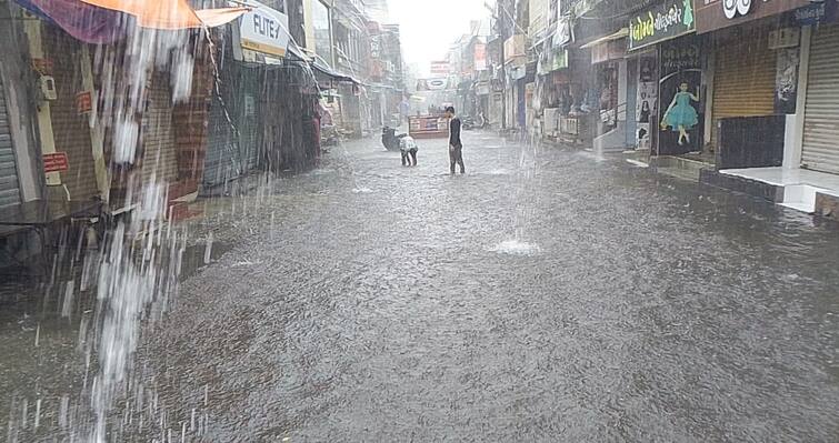 Heavy Rain in Veraval city Gir somnath  Gir somnath: વેરાવળમાં ફરી મેઘરાજાએ કરી જમાવટ, અનેક વિસ્તારો થયા જળમગ્ન