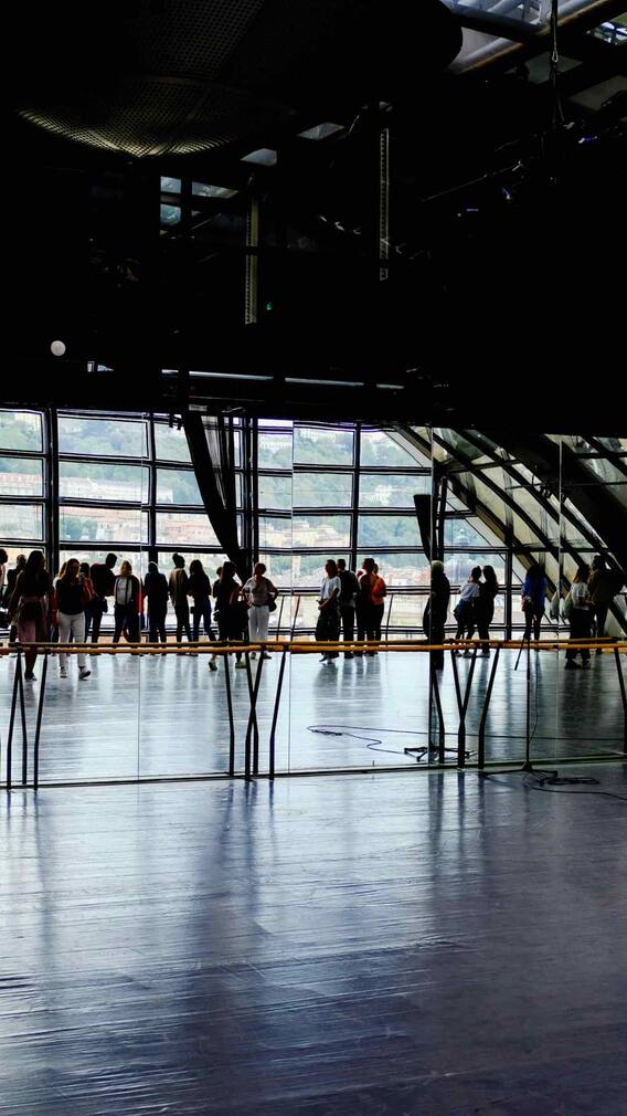 इन 10 देशों में भारतीयों को लाखों में मिलती है सैलरी