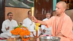 Guru Purnima: गुरु पूर्णिमा पर अयोध्या से हरिद्वार-वाराणसी तक उमड़ा भक्तों का सैलाब, देखें Photos