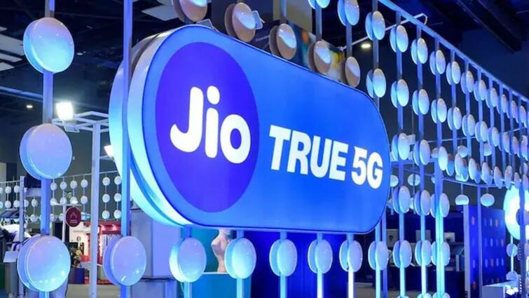 Reliance Jio World Number 1 Company Mukesh Ambani Surpasses China Companies Data Traffic मुकेश अंबानी का चीनी कंपनियों को मुंहतोड़ जवाब! इस मामले में Jio बनी दुनिया की नंबर-1 कंपनी