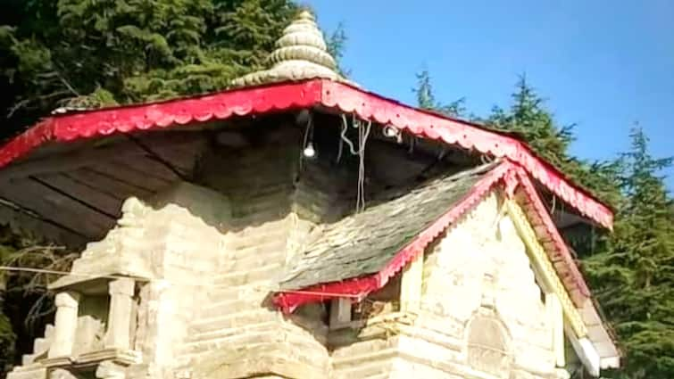 Himachal Famous Religious Place Pandavas had built Dawat Mahadev temple overnight in Chamba ANN Himachal News: पांडवों ने रातों-रात बनाया था दवात का महादेव मंदिर, महाशिवरात्रि पर उमड़ती है भक्तों की भीड़