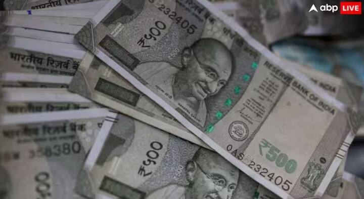 ॲक्सिस डायरेक्टने Avanti Feeds हा शेअर खरेदी करण्याचा सल्ला दिलाय. टार्गेट 710 रुपये तर स्टॉप लॉस 606 रुपये ठेवायला हवा. या शेअरसाठी एन्ट्री प्राईज रेंज 626 - 632 रुपये असावी, असे ॲक्सिस डायरेक्टने म्हटले आहे.