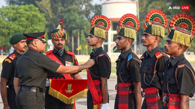 Top Army General on Agnipath Scheme says Agniveers Performing extremely well In Battalions 'अपनी-अपनी बटालियन में शानदार काम कर रहे अग्निवीर', सेना के सीनियर अधिकारियों से जानें योजना की हकीकत