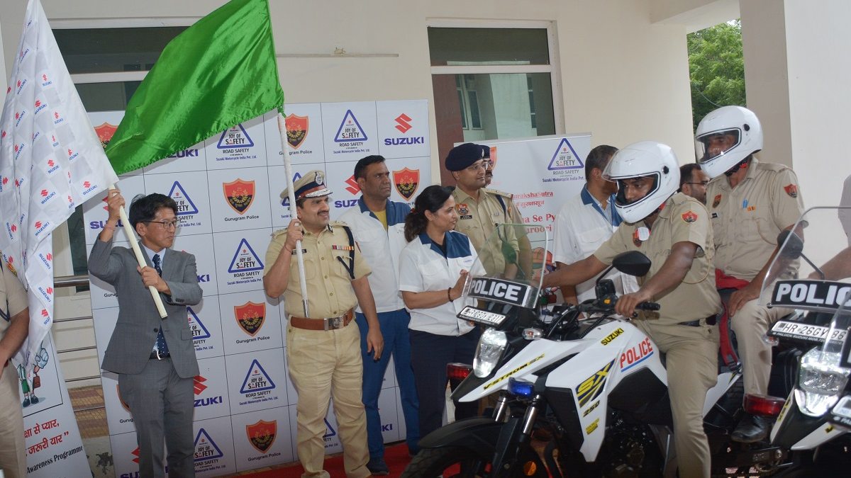 Suzuki Motorcycle India: गुड़गांव पुलिस को मिली सुजुकी मोटरसाइकिल की चाबी, V Strom SX पर तैनात हुए जवान