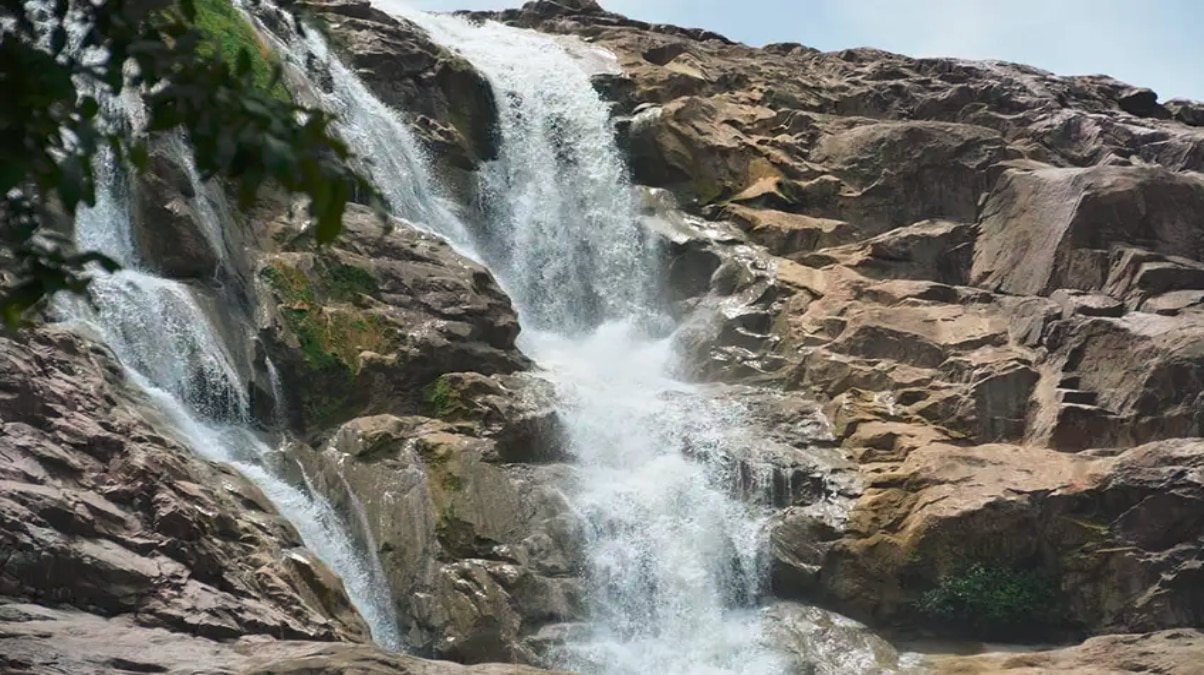 Waterfalls: హైదరాబాద్‌కు చుట్టుపక్కలే అందమైన జలపాతాలు, పొద్దున్నే వెళితే సాయంత్రానికి తిరిగిరావొచ్చు