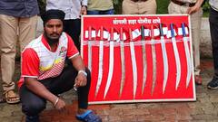 दुचाकीवर पोतं, पोत्यात तलवारी; सांगलीत पोलिसांनी सापळा रचून केली अटक, 10 तलवारी जप्त