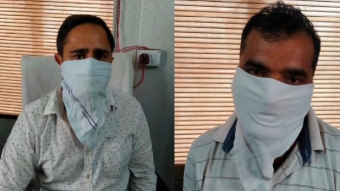 Ram Nagar News: रामनगर में विजिलेंस टीम ने मारा छापा, दरोगा और हेड कांस्टेबल रिश्वत लेते गिरफ्तार Nainital vigilance team arrested head constable taking bribe in Ramnagar ann Ram Nagar News: रामनगर में विजिलेंस टीम ने मारा छापा, दरोगा और हेड कांस्टेबल रिश्वत लेते गिरफ्तार