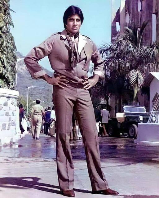 अमिताभ बच्चन ने अपना करियर फिल्म ‘सात हिंदुस्तानी’ शुरू किया था. जो साल 1969 में रिलीज हुई थी. लेकिन एक्टर को असली पहचान फिल्म ‘जंजीर’ से मिली थी.