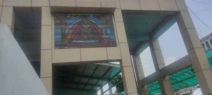 सावन माह शुरू होते ही भक्तों में काफी उत्साह है. इसका अंदाजा मंदिर में भक्तों के उमड़ते जनसैलाब को देखकर लगाया जा सकता है.