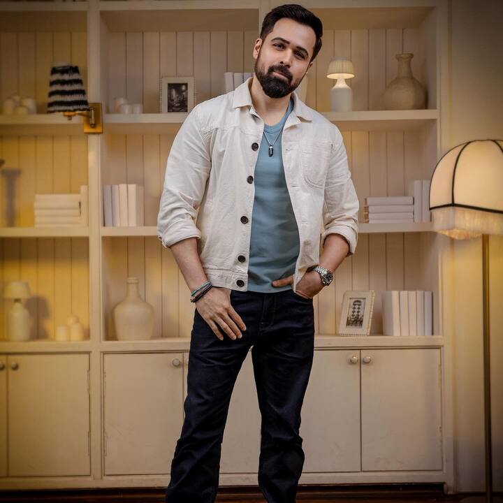 इमरान ने आगे कहा कि, ‘अमीषा पटेल ने उस वक्त ‘कहो ना प्यार है’ दी थी, इसलिए वो फिल्म को लेकर टेंशन में थी. उन्हें लगा मैं हीरो के लिए सही नहीं हूं. इसलिए उन्होंने भट्ट साहब से बात की और मुझे निकलवा दिया.’