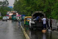 Delhi Weather: दिल्ली के इन इलाकों में सुबह-सुबह हुई बारिश, जानें- अगले पांच दिनों तक कैसा रहेगा मौसम