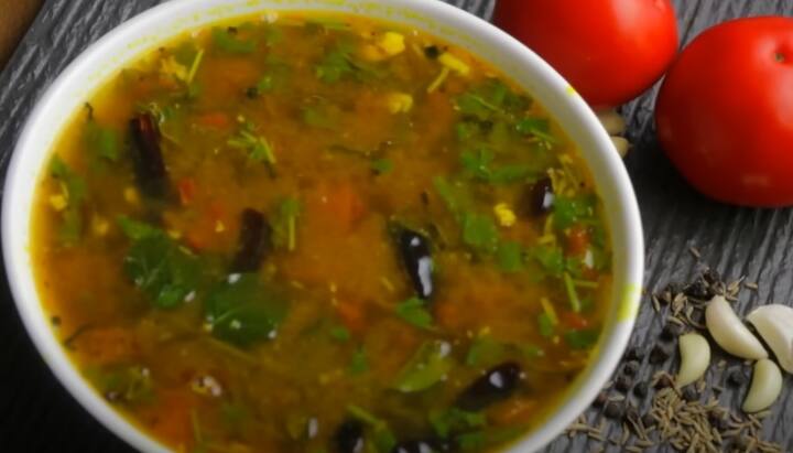 தேங்காய் தண்ணீர் வீணாக்காமல் ரசத்தில் சேர்த்தால் சுவை பிரமாதமாக இருக்கும்.