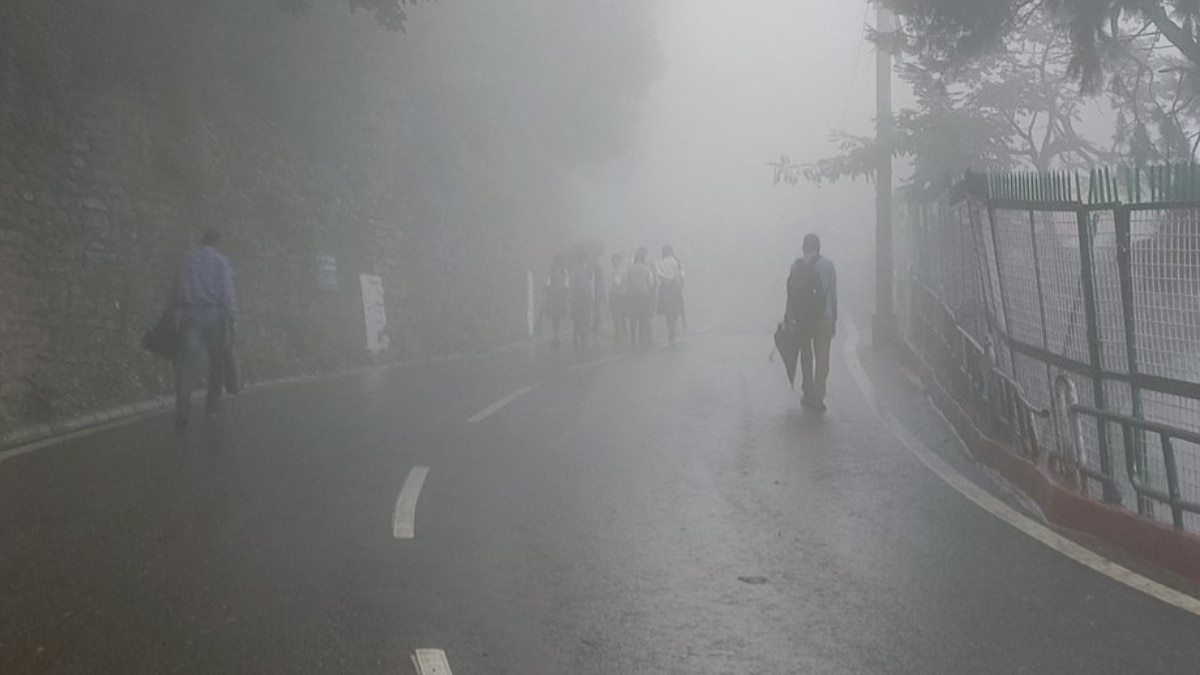 Himachal Weather: हिमाचल के कई जिलों में भारी बारिश का ऑरेंज अलर्ट, कितने दिन खराब रहेगा मौसम?