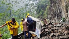 કેદારનાથમાં  દુખદ ઘટના, પદયાત્રી માર્ગ પર લેન્ડસ્લાઈડથી 3 શ્રદ્ધાળુના ઘટનાસ્થળે મોત 