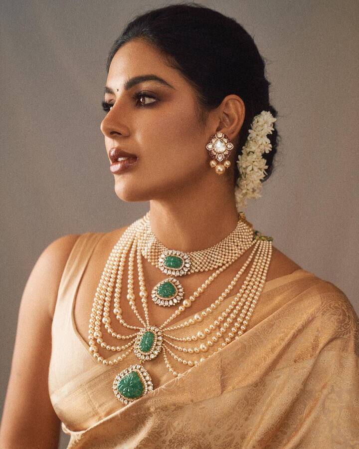 ట్రెడిషనల్ వేర్ లో ఫోటోలకు పోజులిస్తూ ఆకట్టుకుంది.Photo Credit: Samyuktha/Instagram