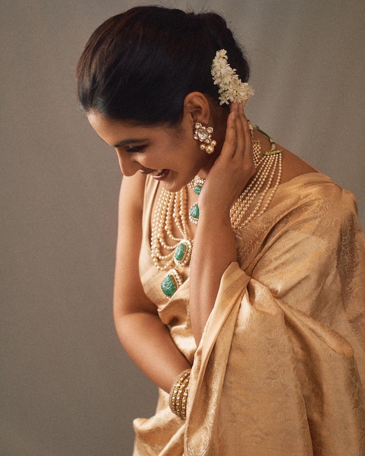 ఆ తర్వాత ‘బింబిసార‘, ‘సార్‘, ‘డెవిల్‘ లాంటి సినిమాల్లో నటించి మంచి హిట్స్ అందుకుంది. Photo Credit: Samyuktha/Instagram