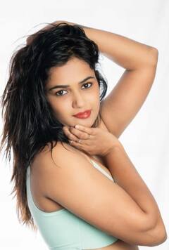 Ariyana Glory: గ్లామర్ డోస్ పెంచిన అరియానా- బోల్డ్ పిక్స్ చూస్తే కుర్రాళ్లు తట్టుకోవడం కష్టమే!