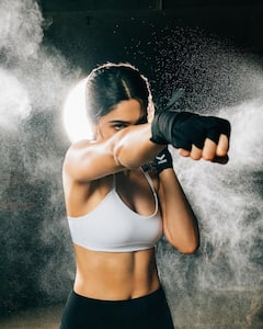 Alpha में Alia Bhatt के साथ फुल एक्शन मोड में दिखेंगी 'मुंज्या' एक्ट्रेस, बोलीं- 'मेरी तो एक्टिंग पर मास्टरक्लास होने वाली है'