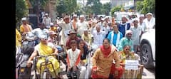 IN Pics: कानपुर में दिव्यांग पार्टी का आंदोलन जारी, बीजेपी सांसद के घर के बाहर खाट बिछाकर किया प्रदर्शन