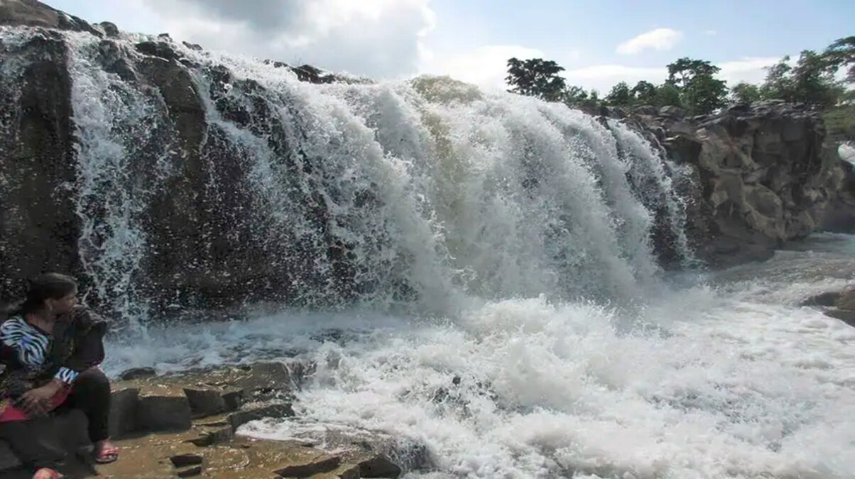 Water Falls Near Hyderabad: హైదరాబాద్‌కు దగ్గర్లోనే అందమైన వాటర్ ఫాల్స్, పొద్దున్నే వెళ్తే సాయంత్రానికి వచ్చేయొచ్చు!