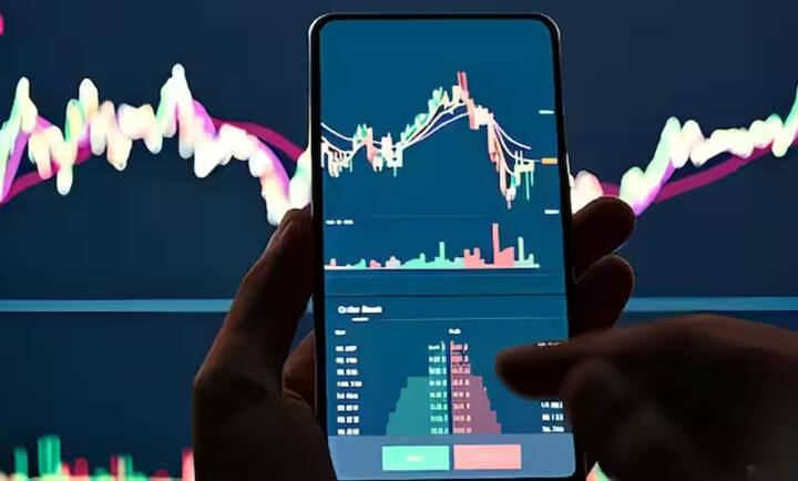 ॲक्सिस डायरेक्‍टने सुचवलेल्या शेअर्समध्ये Castrol India, Navin Fluorine International, Avanti Feeds, TeamLease Services, LIC Housing Finance या शेअर्सचा समावेश आहे.