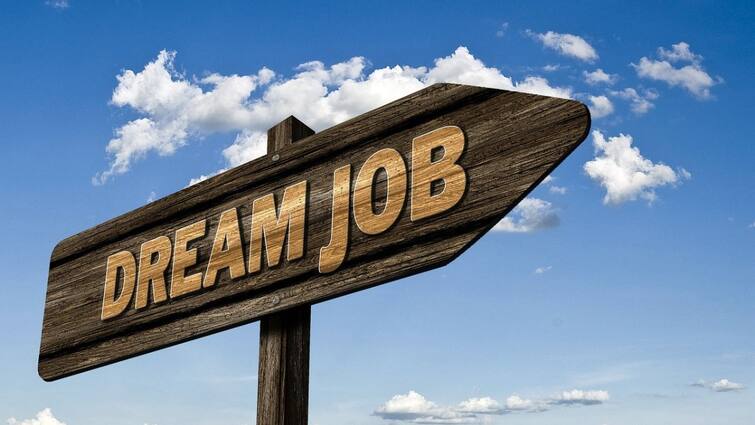 Indian government jobs Economy booms with compare to private jobs Government JOB: 8 ஆண்டுகளில் 22 கோடிபேர் அரசு வேலைக்கு விண்ணப்பம், ஆனால் வேலை கிடைத்தது?