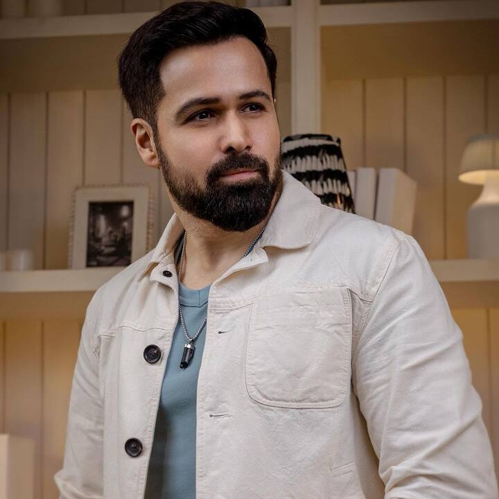 वहीं अब इमरान हाशमी अपनी सीरीज 'शोटाइम' को लेकर चर्चा में बने हुए हैं. इस सीरीज के पहले पार्ट का दूसरा सीजन हाल ही में रिलीज किया गया है.