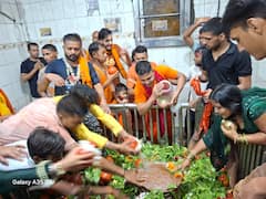 Sawan 2024: कई मायनों में खास है इस बार का सावन, आज पहली सोमवारी पर बैकटपुर धाम में उमड़ी भीड़, देखें तस्वीरें