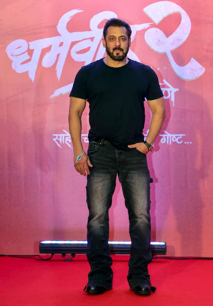 सलमान खानने अवघ्या दोन शब्दात या सिनेमाला  दिल्या शुभेच्छा.जय हिंद, जय महाराष्ट्र म्हणत पहिल्या सिनेमाच्या स्क्रिनिंगलाही उपस्थित होतो,तो सुपरहिट झाला. हा सिनेमा देखील हिट व्हावा अशा शुभेच्छा.जय हिंद, जय महाराष्ट्र म्हणत शुभेच्छा थांबवल्या.