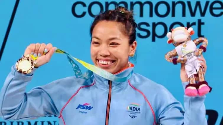 Paris Olympics 2024 India Gold Medal Hopes Mirabai Chanu Paris Olympics 2024:அன்று வெள்ளி வென்ற வீராங்கனை.. பாரீஸ் ஒலிம்பிக்கில் தங்கம் வெல்வாரா? எதிர்பார்ப்பை எகிற வைக்கும் மீரா பாய் சானு!