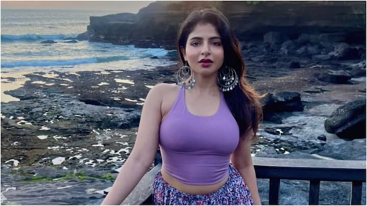 Iswarya Menon Photos: స్పై సినిమాతో టాలీవుడ్‌ ఎంట్రీ ఇచ్చిన కోలీవుడ్‌ బ్యూటీ ఐశ్వర్య మీనన్‌ సోషల్‌ మీడియాలో చేసే సందడి అంతా ఇంత కాదు.