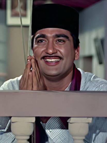 बीते दौर के दिगग्ज अभिनेता सुनील दत्त ने अपनी मेहनत से मुकाम हासिल किया. लेकिन संघर्ष के दिनों में सुनील दत्त भई चॉल में रहा करते थे लेकिन नरगिस से शादी के बाद उन्होंने मुंबई में एक बंगला खरीदा था.