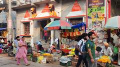 Sawan Somwar 2024: दिल्ली के शिवालयों में सावन की पहली सोमवारी पर उमड़ी भक्तों की भीड़, आज का दिन क्यों है खास?