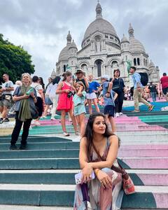 Monalisa Photo: પેરિસમાં મોનાલિસાનો જોવા મળ્યો ગ્લેમરસ અંદાજ, જુઓ તસવીરો