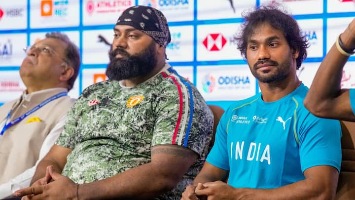 তিনি কিশোর জেনা। ২০২২ এশিয়ান গেমসে নীরজ যেখানে সোনা জেতেন, সেখানে ঠিক তার পরে শেষ করেই রুপো জিতেছিলেন ওড়িশার অ্যাথলিট।