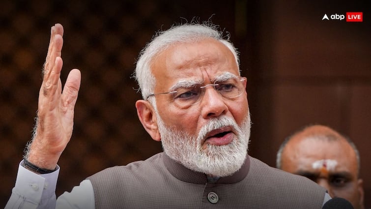 PM Modi says India Economy on 8 percent GDP growth rate in last three years Budget Session 2024 Economic Survey IMF, Moodys, Goldman Sachs के बाद अब पीएम मोदी ने बताया कितनी रफ्तार से दौड़ेगी भारत की गाड़ी